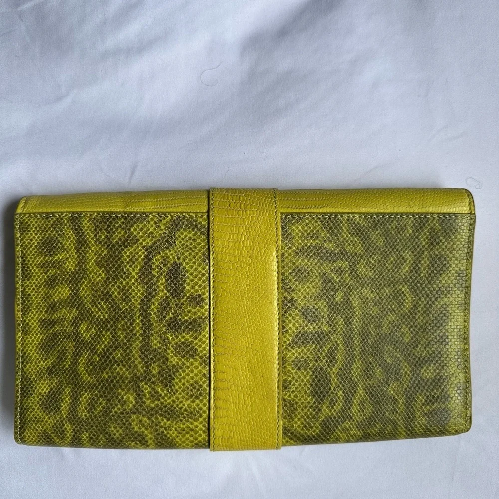 Vince Camuto Two-Toned Pebbled Snake Skin‎ Pattern Clutch Bag